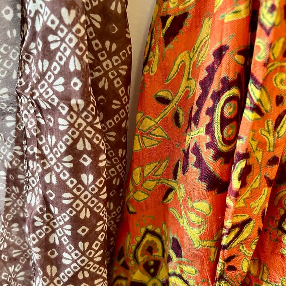 Lot of 2 Indian print silk scarves - Picture 2 of 2